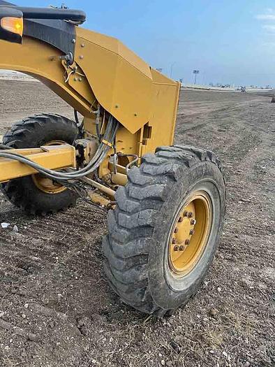 Used 2012 CATERPILLAR 140M2