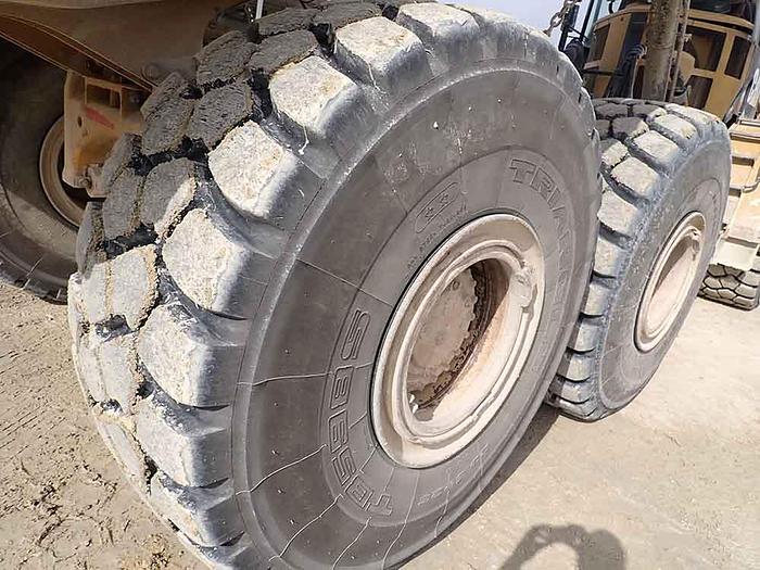 Used 2011 CATERPILLAR 740B