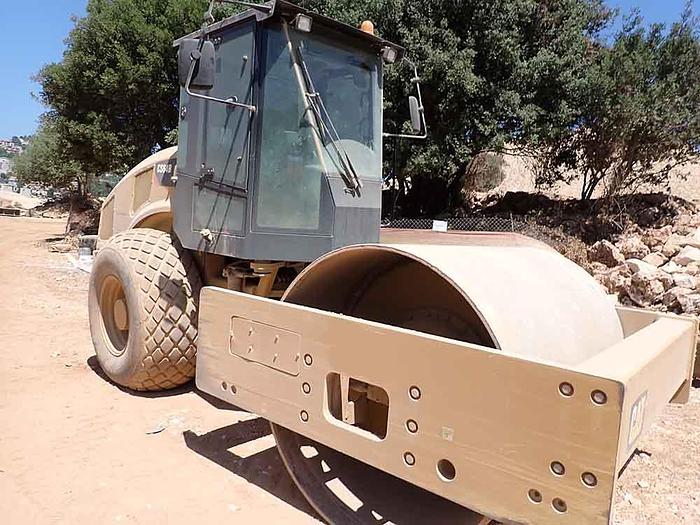 Used 2018 CATERPILLAR CS64B