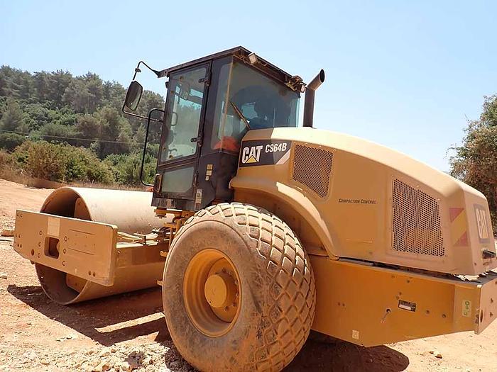 Used 2018 CATERPILLAR CS64B