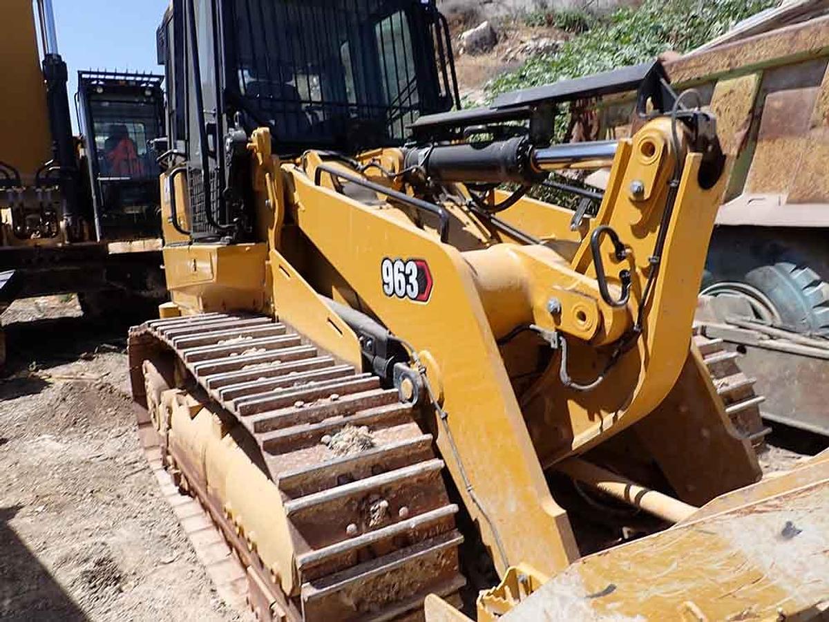 Used 2024 CATERPILLAR 963 WH