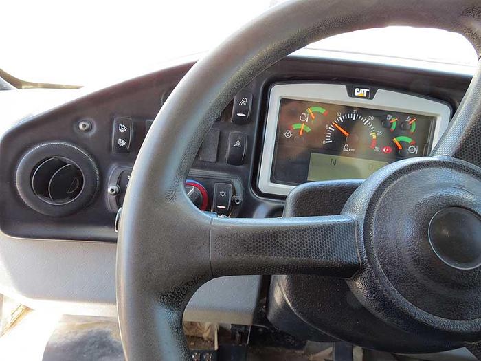 Used 2018 CATERPILLAR 725C2