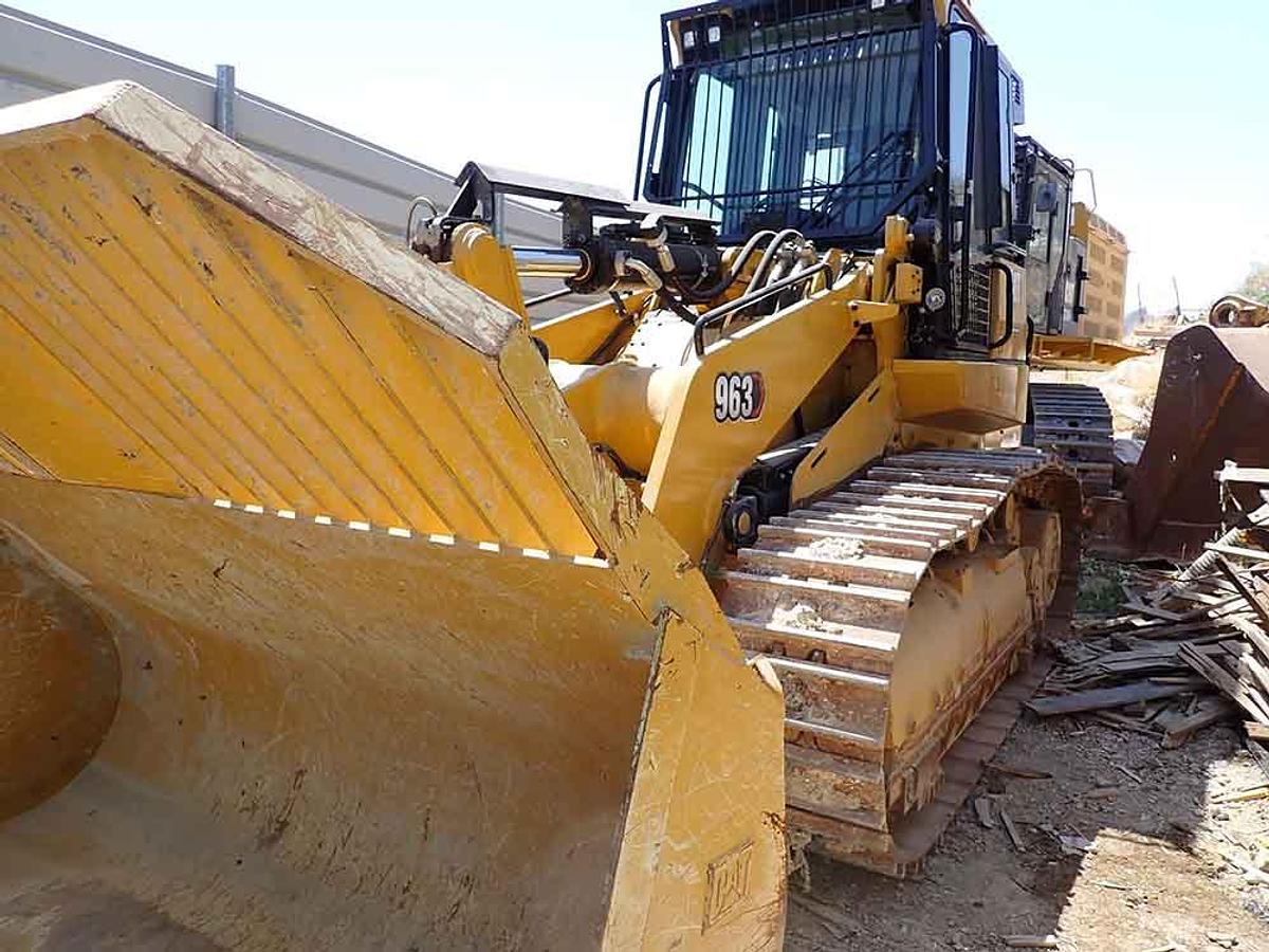 Used 2024 CATERPILLAR 963 WH