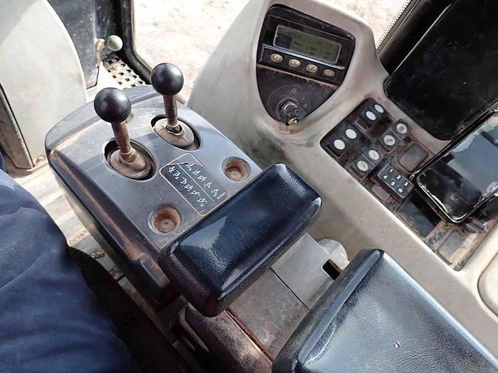 Used 2013 CATERPILLAR 963D