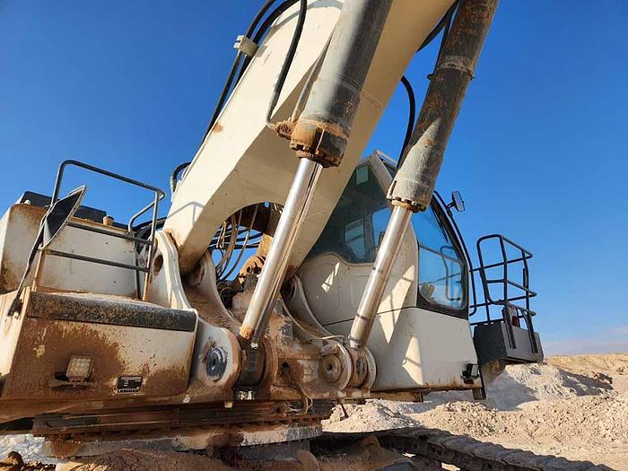 Used 2011 LIEBHERR R984C 