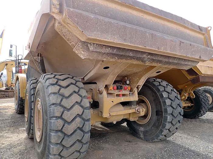 Used 2014 CATERPILLAR 740B