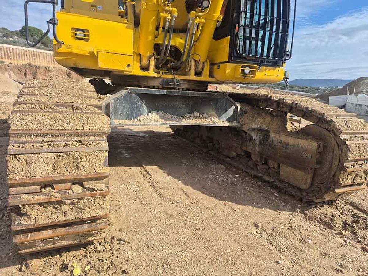 Used 2024 KOMATSU PC700LC-11EO