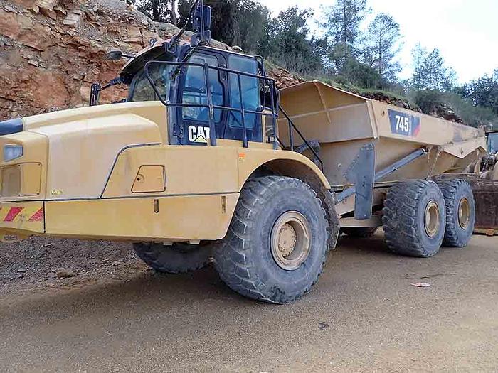 Used 2019 CATERPILLAR 745
