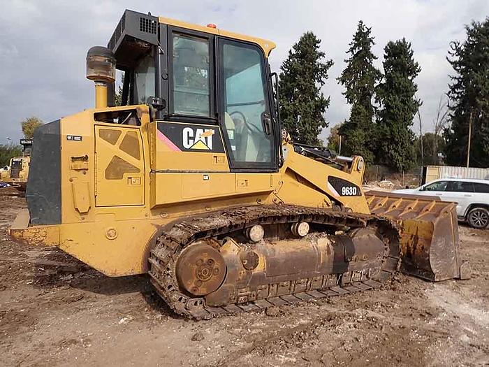 Used 2013 CATERPILLAR 963D