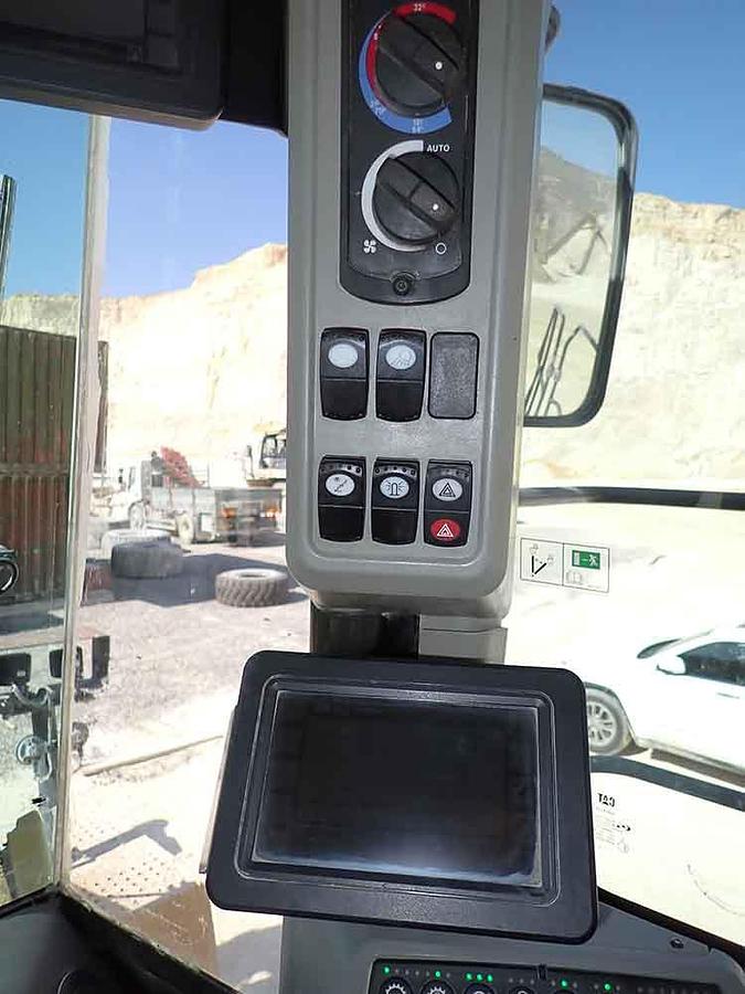 Used 2019 CATERPILLAR 988K