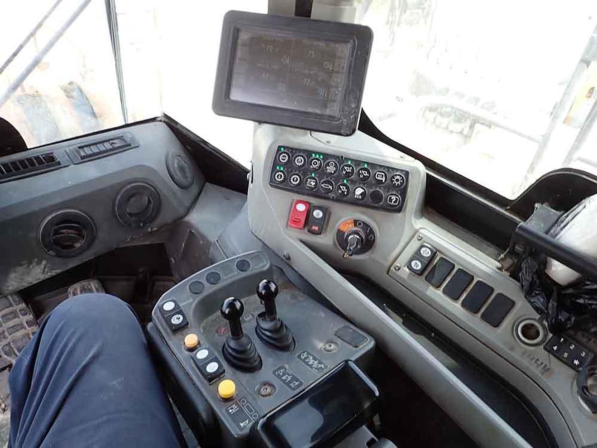 Used 2021 CATERPILLAR 988K