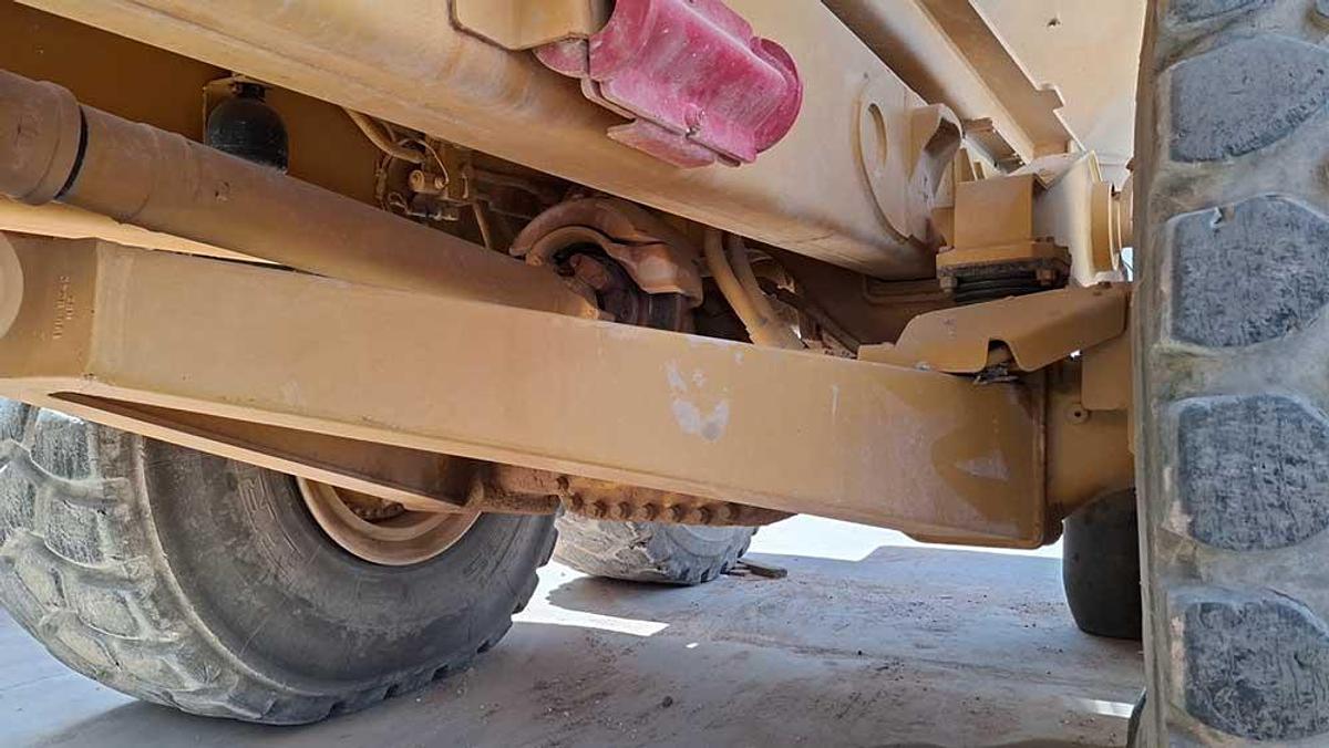 Used 2007 CATERPILLAR 740