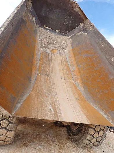 Used 2006 CATERPILLAR 740