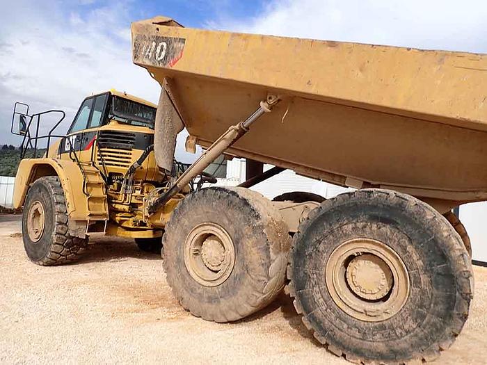 Used 2006 CATERPILLAR 740