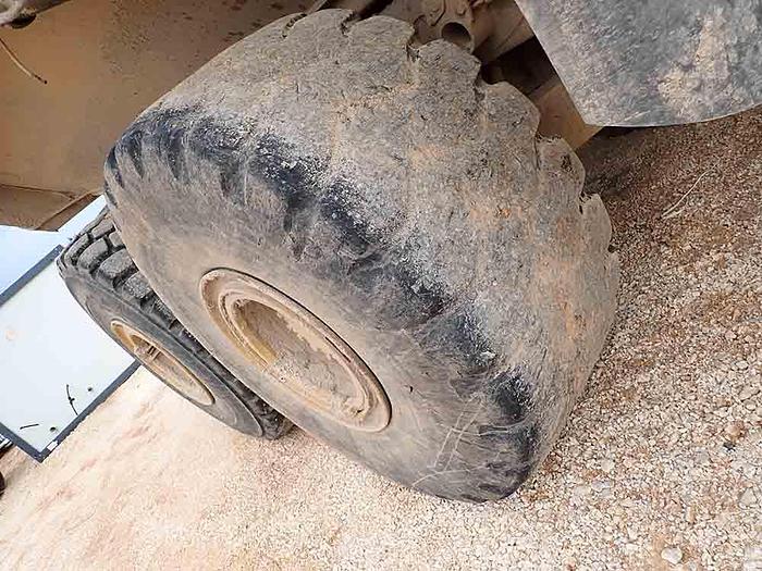 Used 2006 CATERPILLAR 740