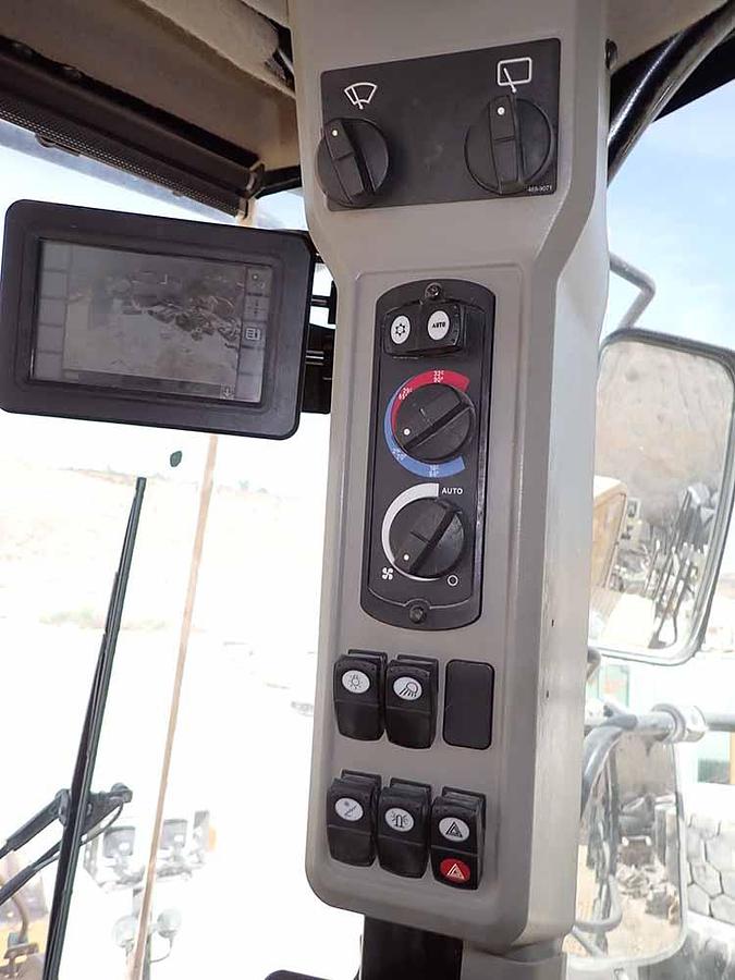 Used 2021 CATERPILLAR 988K