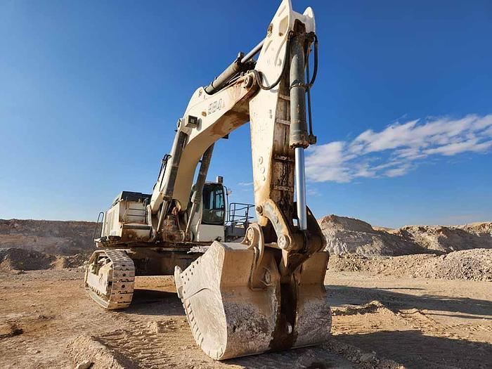 Used 2011 LIEBHERR R984C 