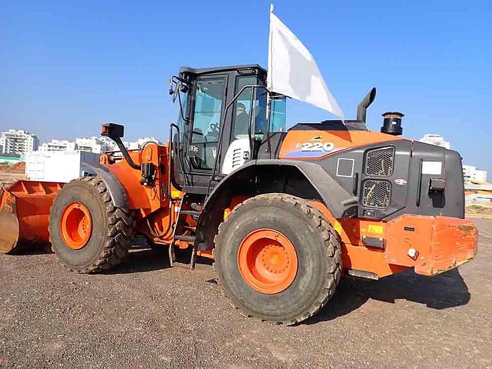 Used 20069 HITACHI ZW220-6