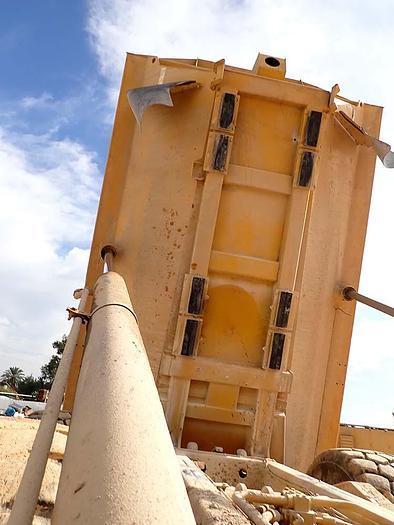 Used 2006 CATERPILLAR 740