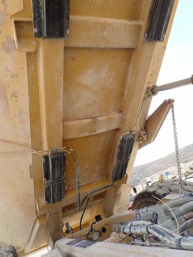 Used 2011 CATERPILLAR 740B