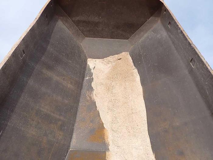 Used CATERPILLAR 740