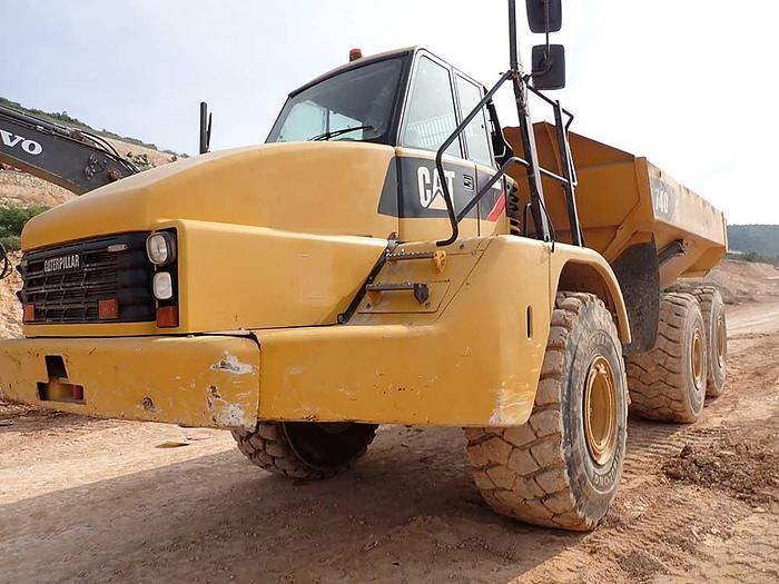 Used CATERPILLAR 740