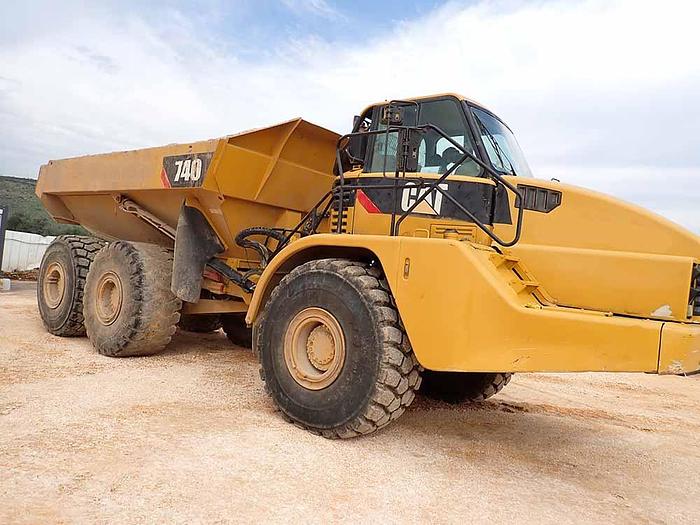 Used 2006 CATERPILLAR 740