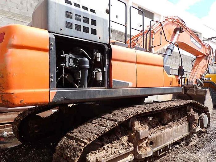 Used 2019 DOOSAN DX490LC-5