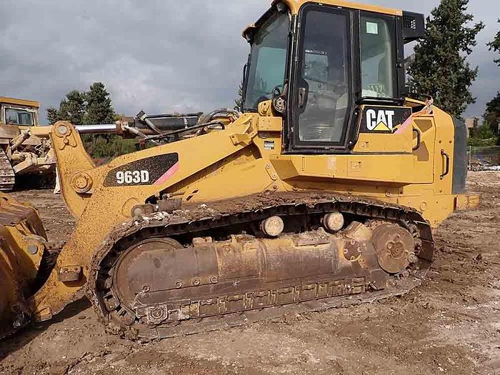 Used 2013 CATERPILLAR 963D