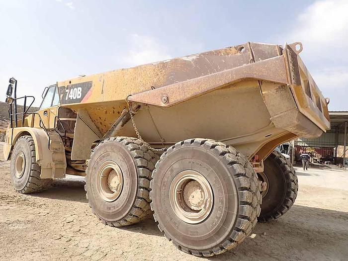 Used 2011 CATERPILLAR 740B