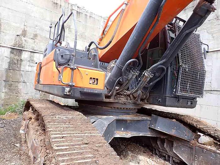 Used 2019 DOOSAN DX490LC-5