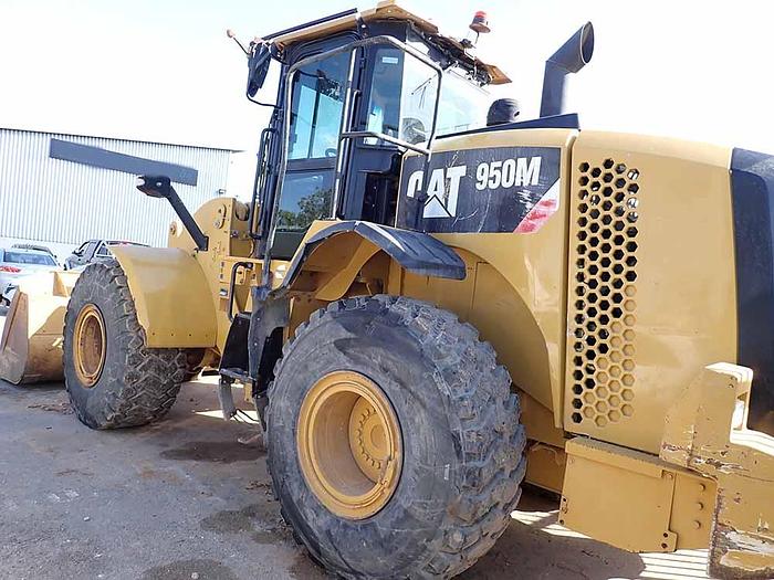 Used 2015 CATERPILLAR 950M