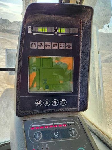 Used 2011 LIEBHERR R984C 