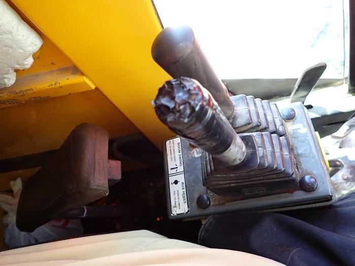 Used 2014 GROVE RT880E