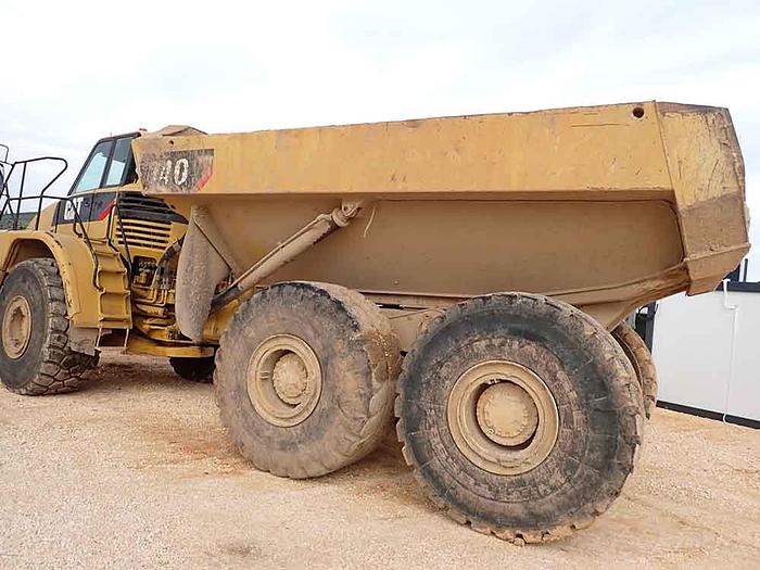 Used 2006 CATERPILLAR 740