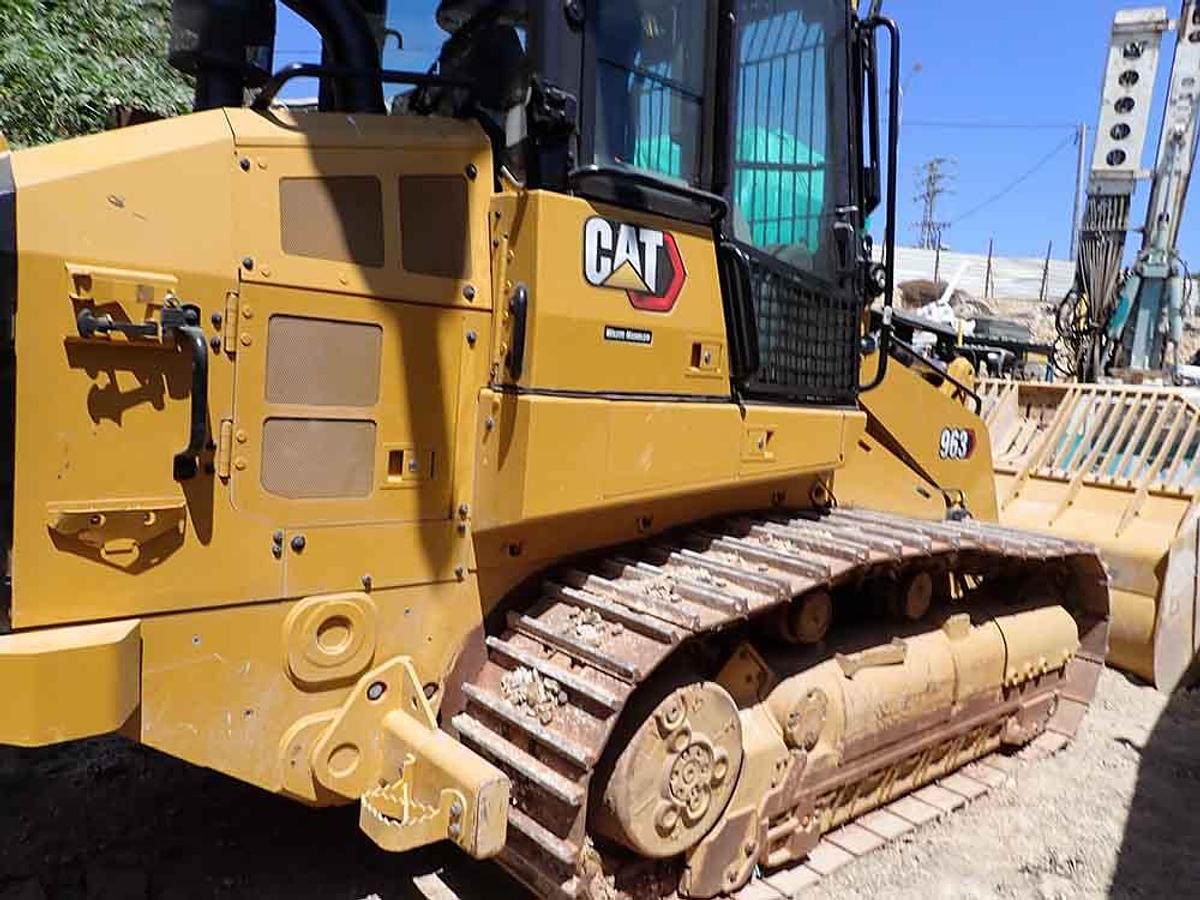 Used 2024 CATERPILLAR 963 WH