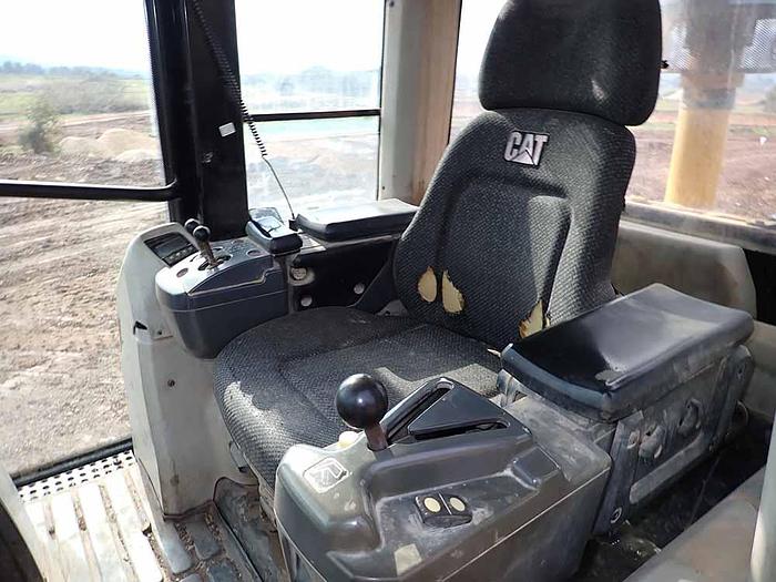 Used 2013 CATERPILLAR 963D