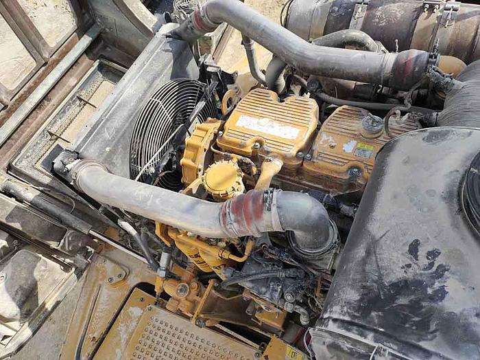 Used 2011 CATERPILLAR 740B