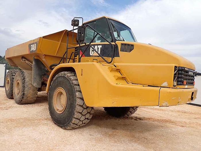 Used 2006 CATERPILLAR 740