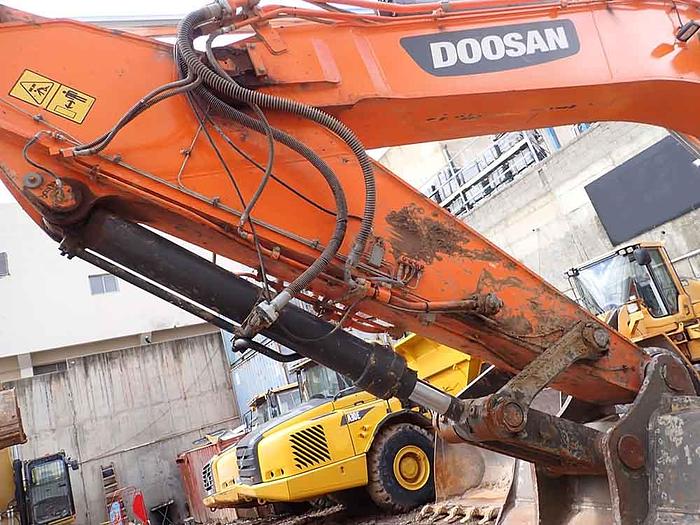 Used 2019 DOOSAN DX490LC-5