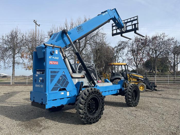 Used 2008 GENIE GTH842