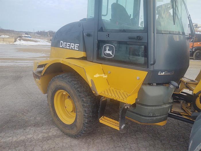 Used 2016 DEERE 324K