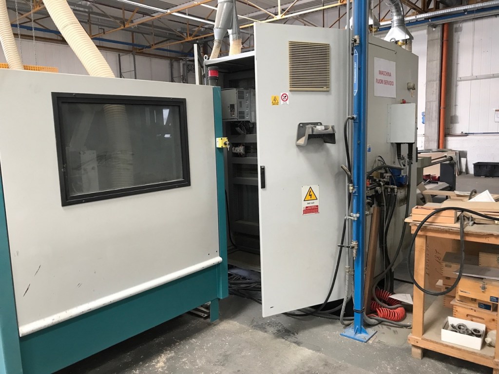 Usato 2001 Squadratrici in linea destra e sinistra a 2 gruppi, marca Celaschi