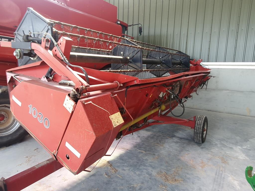 Used Case 1030 Combine Harvester Header