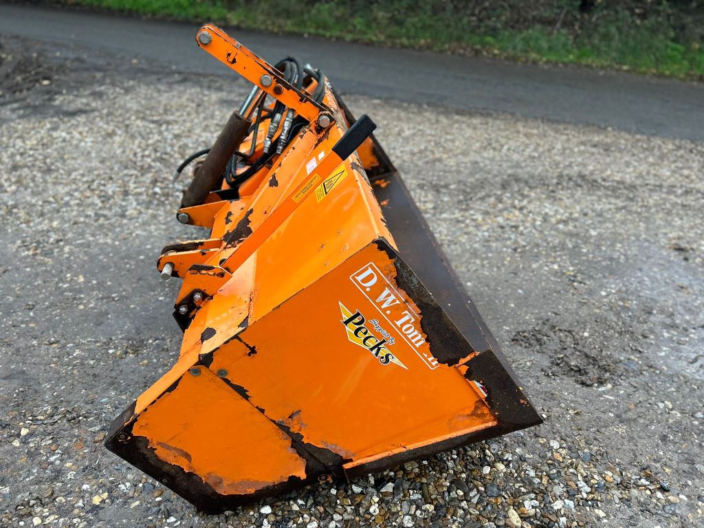 Used D.W. Tomlin Bucket