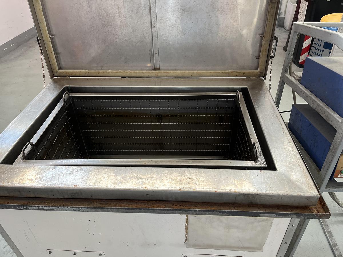 Used Ultrasonic cleaners industrial machines