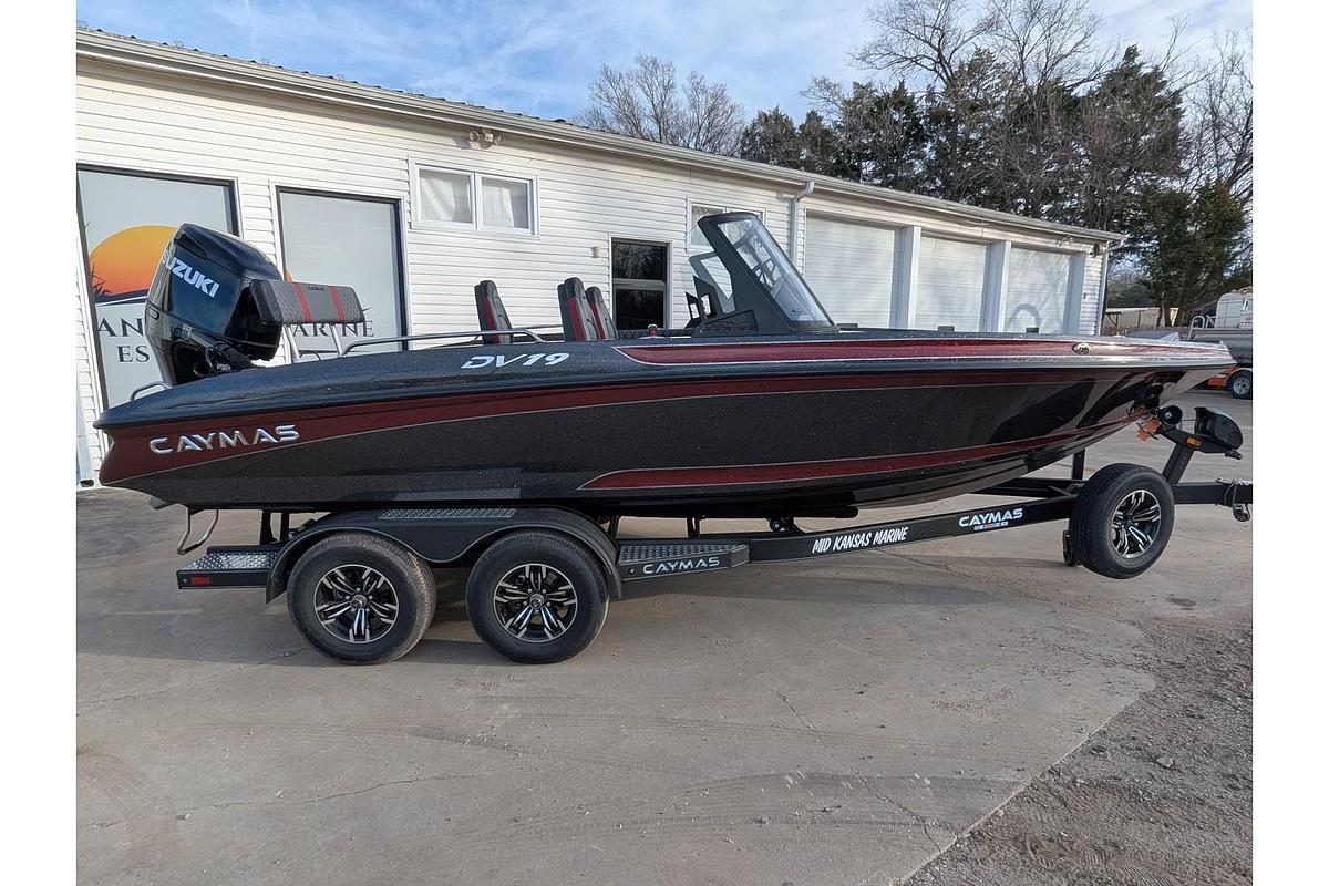 2026 Caymas Boats DV19