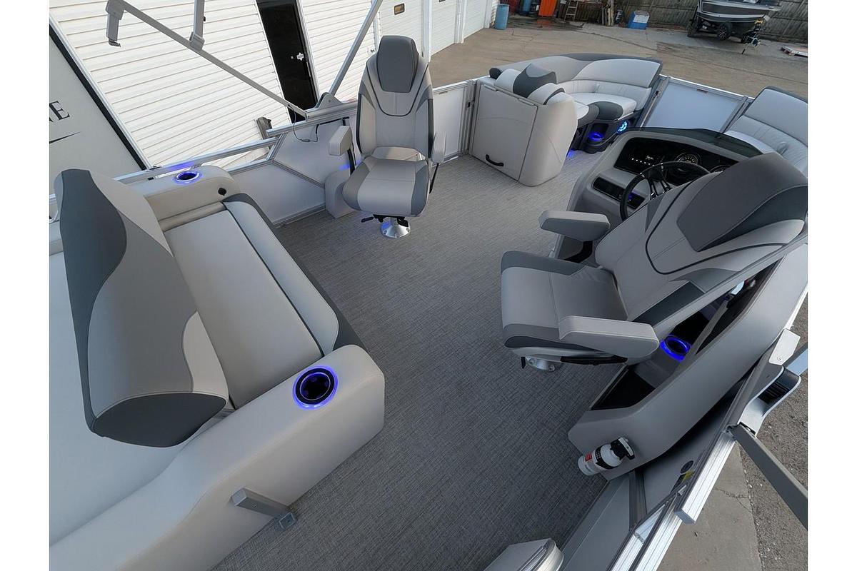 2026 Avalon 2385 LSZ Versatile Rear Bench