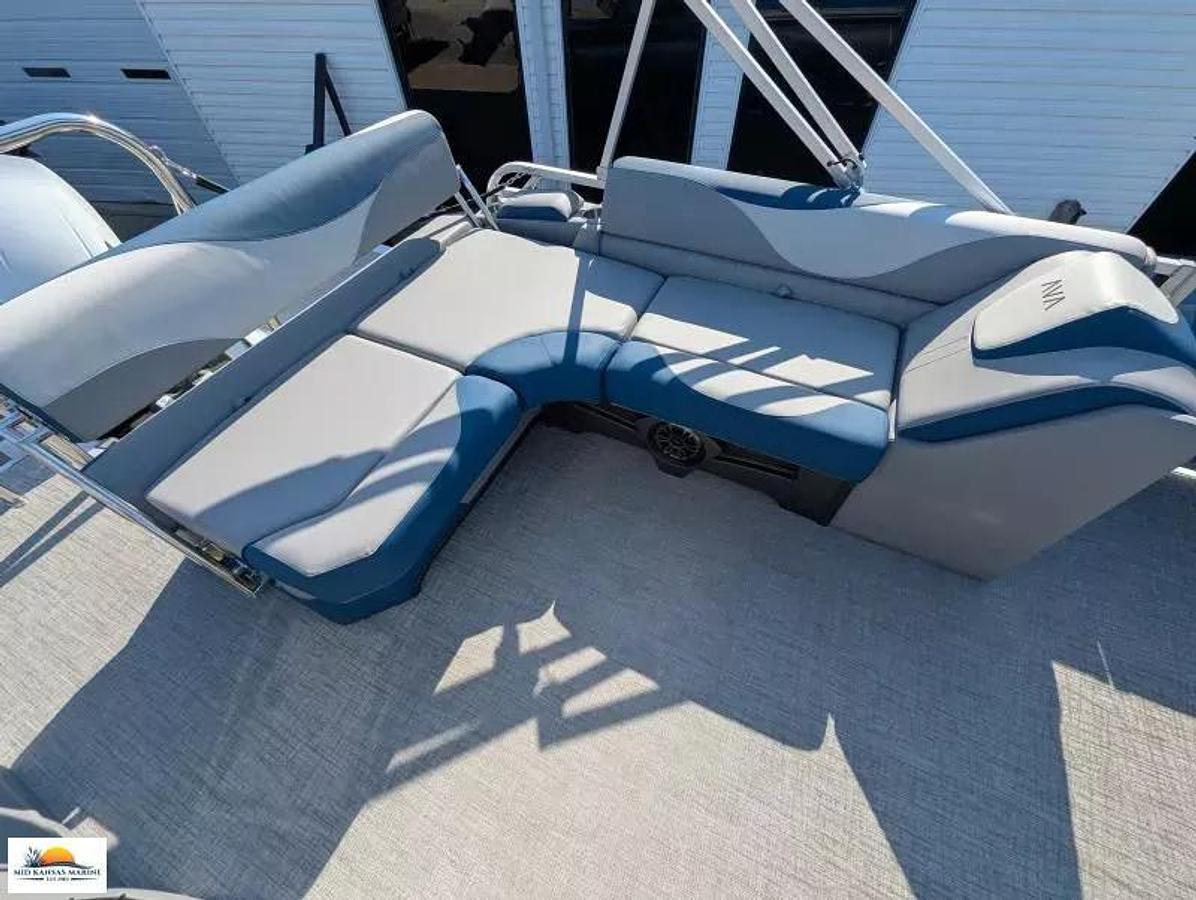 2026 Avalon 2185 LSZ Cruise Rear Bench Tritoon