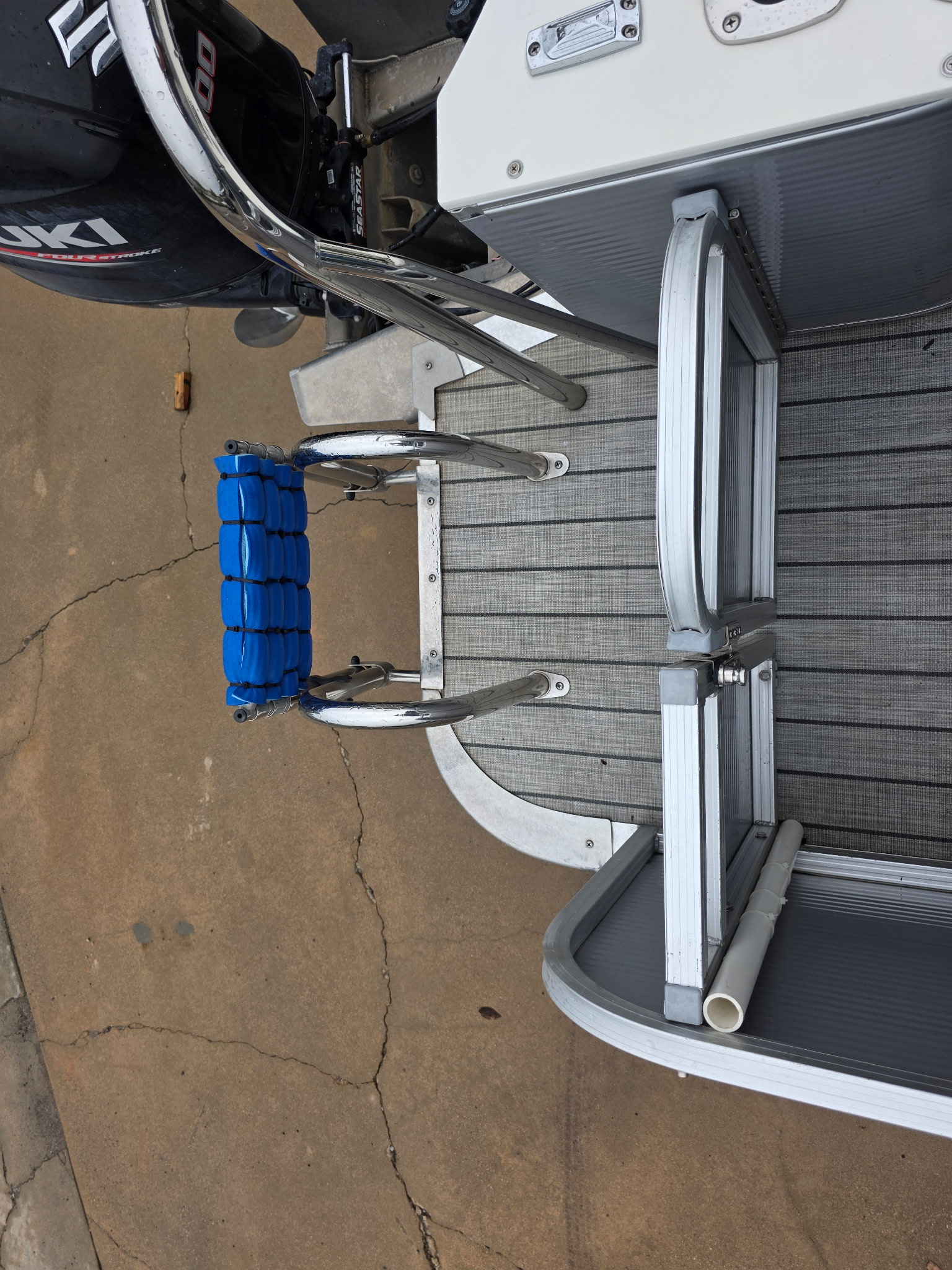 Used 2019 Avalon 2385 Catalina Rear Fish